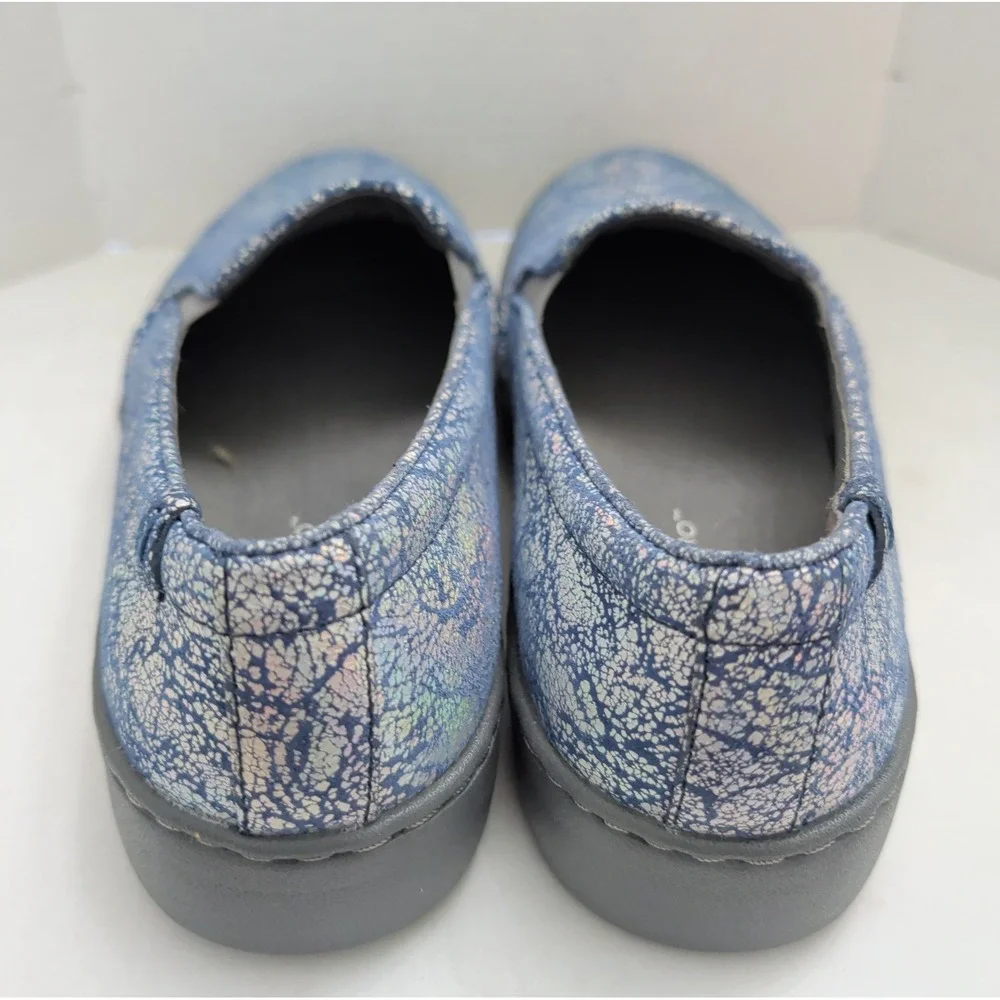 Vionic Avery Metallic Pro Suede Slip On Sneakers Blue Iridescent Shoes Sz 8